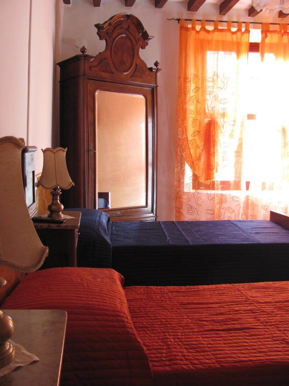 B&B San Francesco Parma Habitación foto